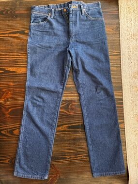 34x32 Wrangler Men’s Cowboy Cut Straight-Leg Jeans in Dark Blue Denim